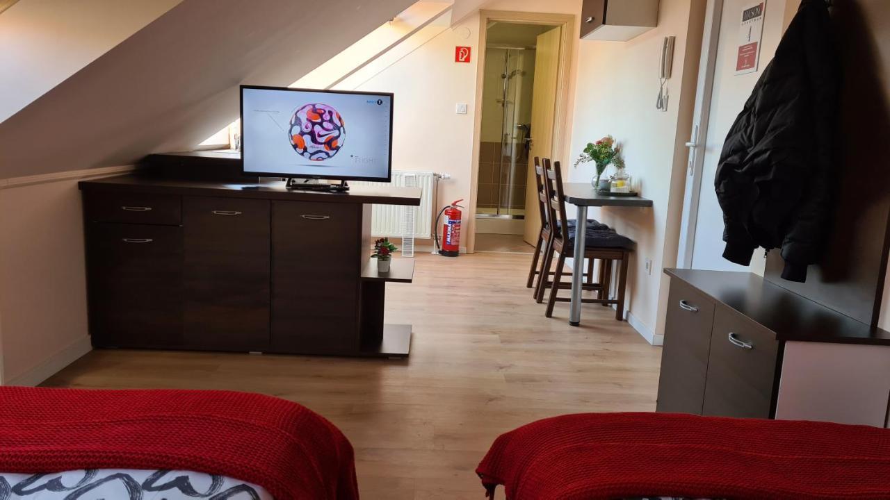 Lucsony Apartman Mosonmagyarovar Exterior photo