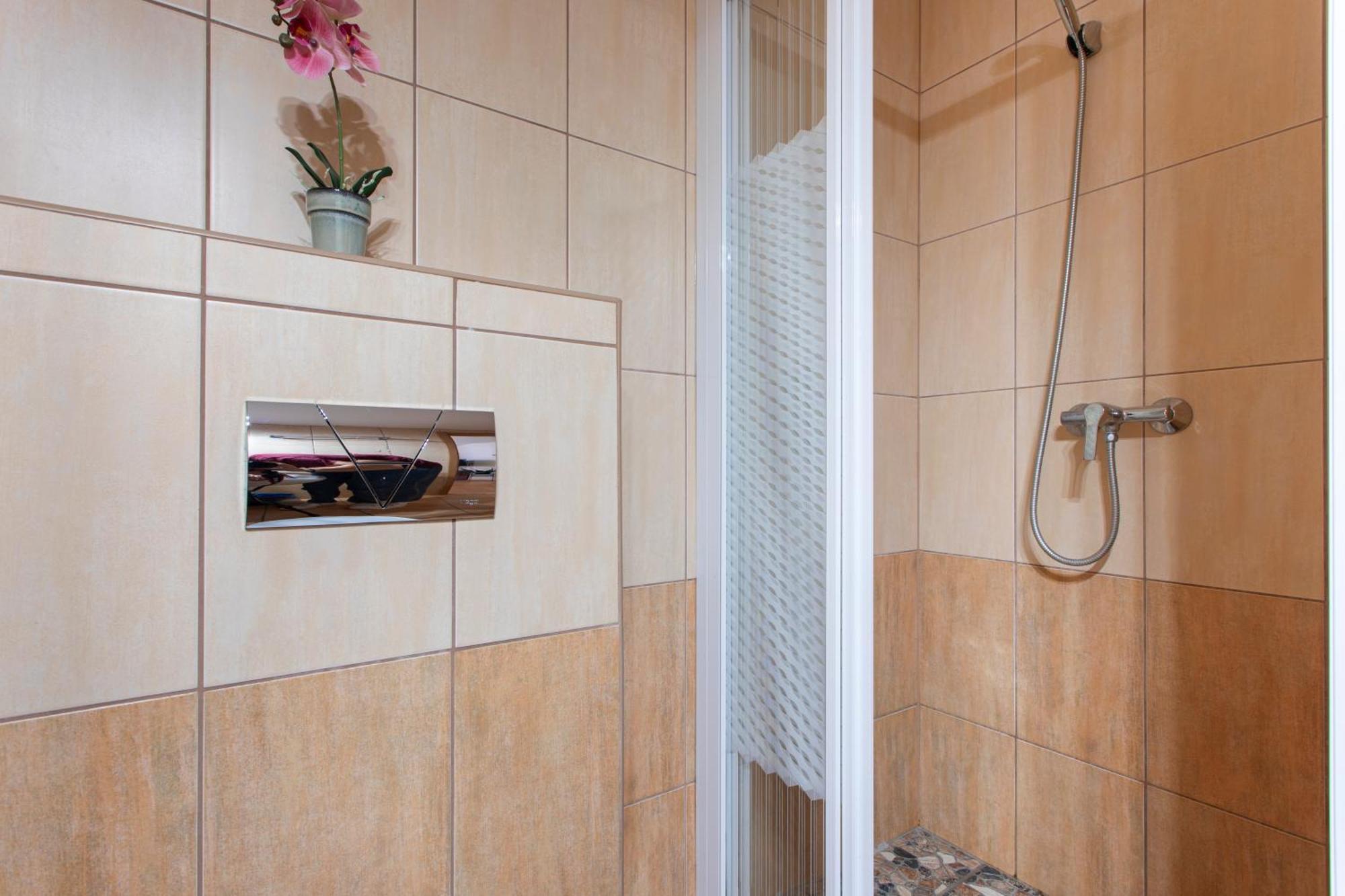 Lucsony Apartman Mosonmagyarovar Exterior photo